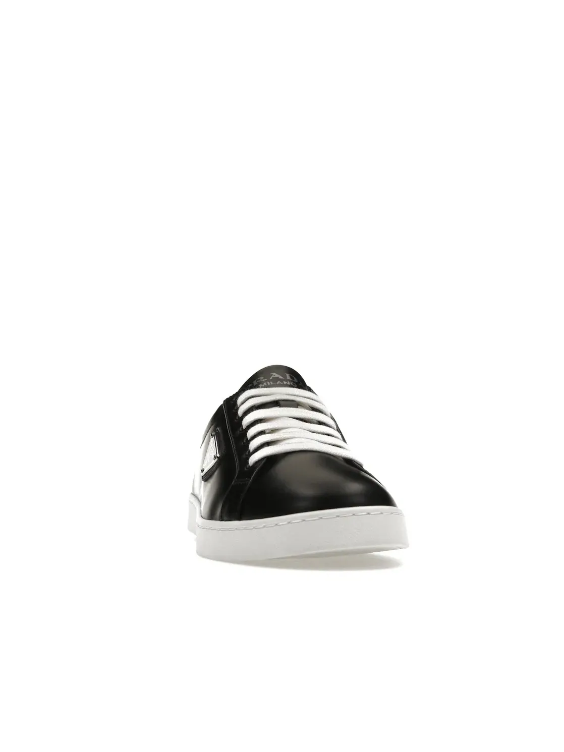 Мужские кроссовки на шнуровке Prada Brushed Sneakers Prada — изображение 2 из 4, черный/черный/белый