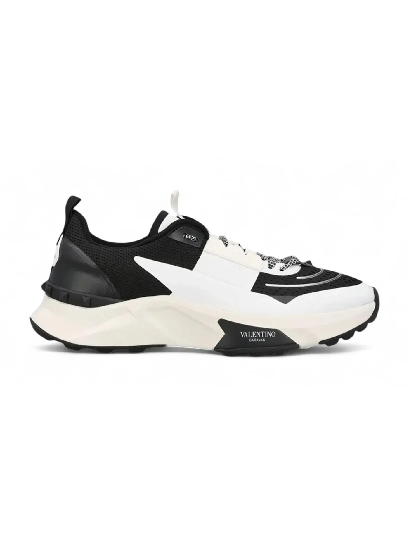 Женские кроссовки на шнуровке Valentino True Act Lace-Up Sneakers