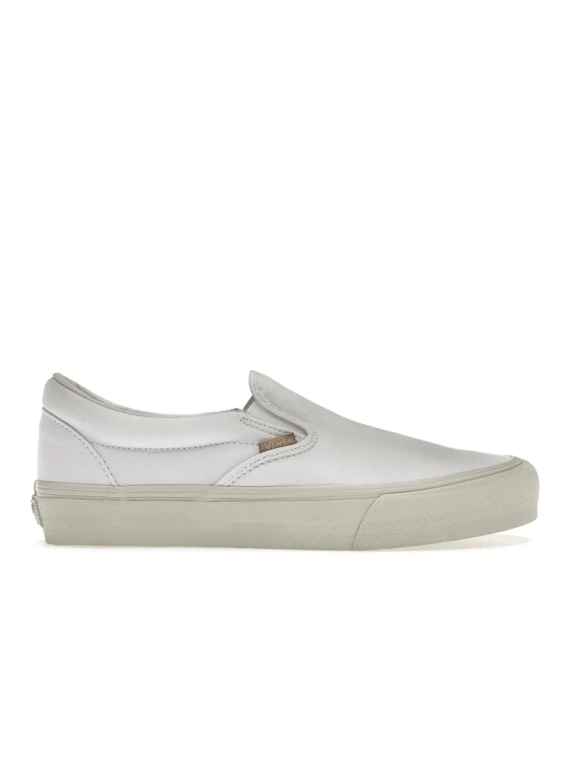 Мужские кеды Lifestyle Vans Vault OG Slip-On LX — изображение 1 из 4, белый/бежевый