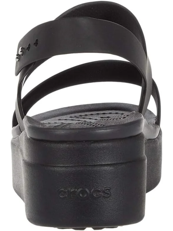 Сандалии на плоской подошве Brooklyn Low Wedge Crocs — изображение 5 из 7, черный/черный