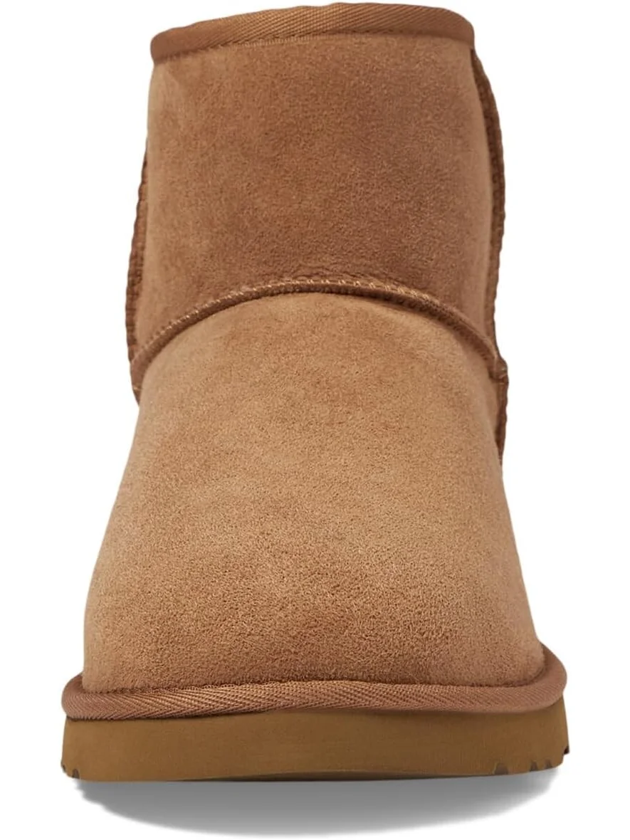 Ботинки мужские UGG Classic Mini с замшевыми защитой пятки — изображение 2 из 4, коричневый