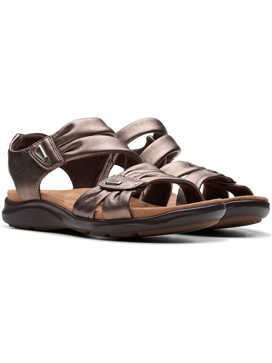 Сандалии Clarks Kitly Ave — изображение 1 из 4, золотистый