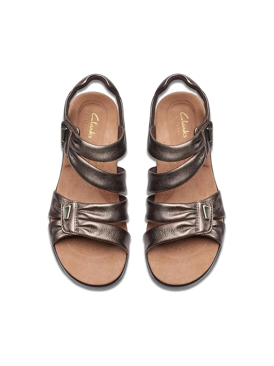 Сандалии Clarks Kitly Ave — изображение 2 из 4, золотистый