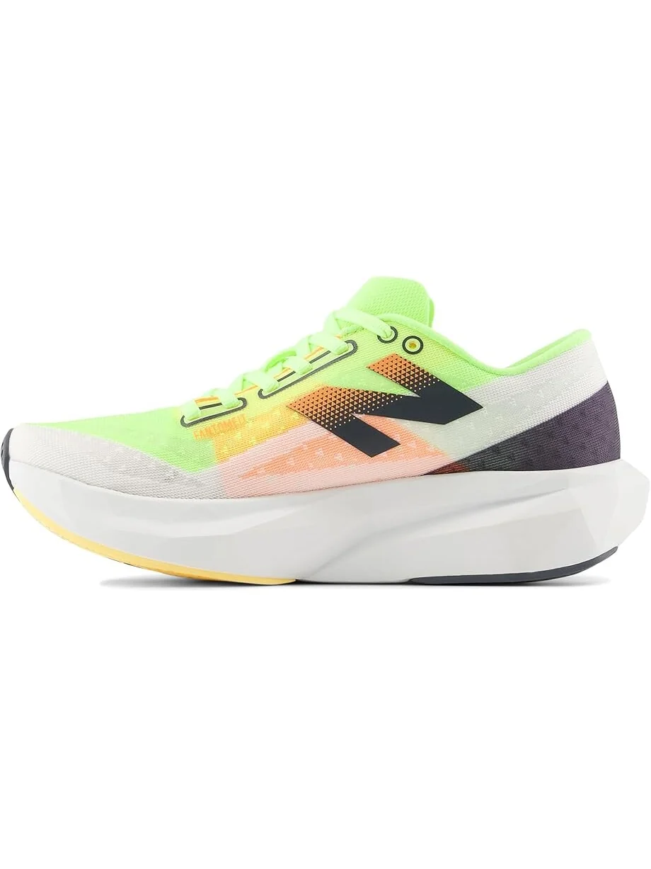 Кроссовки New Balance FuelCell Rebel v4 — изображение 4 из 4, белый