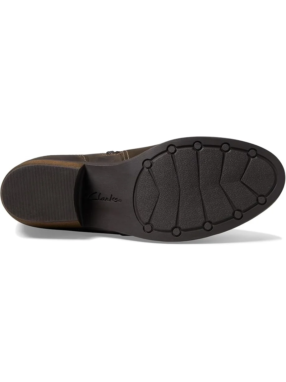 Ботинки женские Clarks Charlten Grace на каблуке — изображение 3 из 4, темно-коричневый