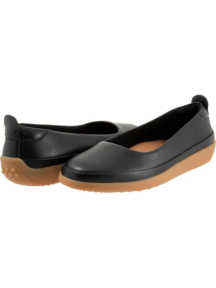Туфли на плоской подошве SoftWalk Disa