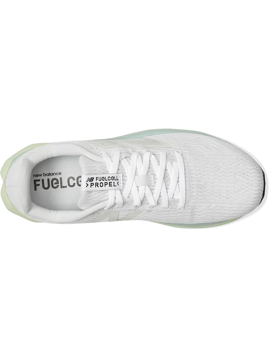 Кроссовки New Balance FuelCell Propel v5 — изображение 2 из 7, белый