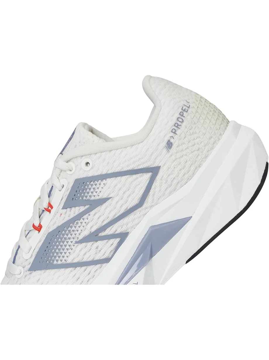 Кроссовки New Balance FuelCell Propel v5 — изображение 6 из 7, белый