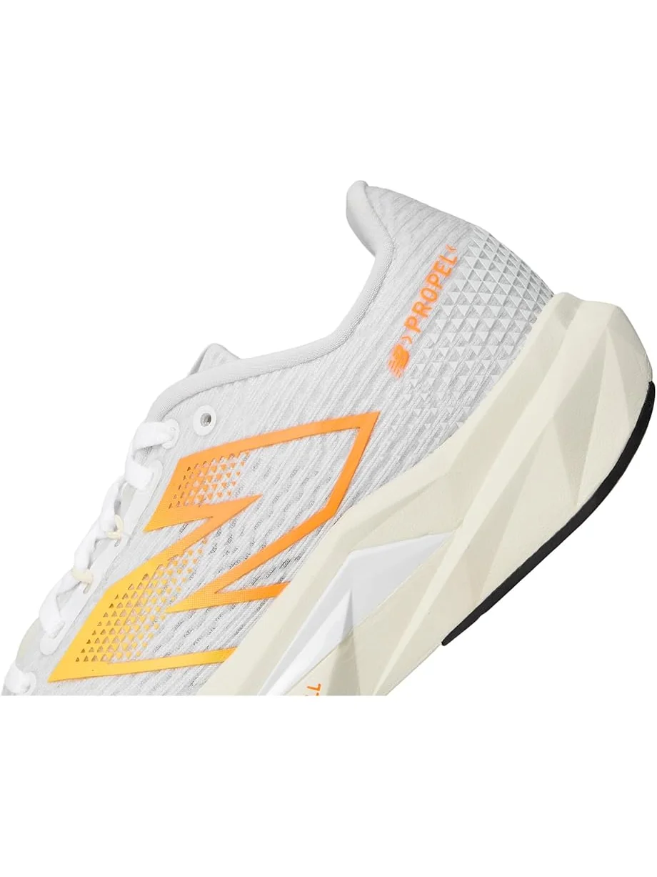 Женские кроссовки New Balance Fuelcell Propel V5 — изображение 6 из 7, белый/черный