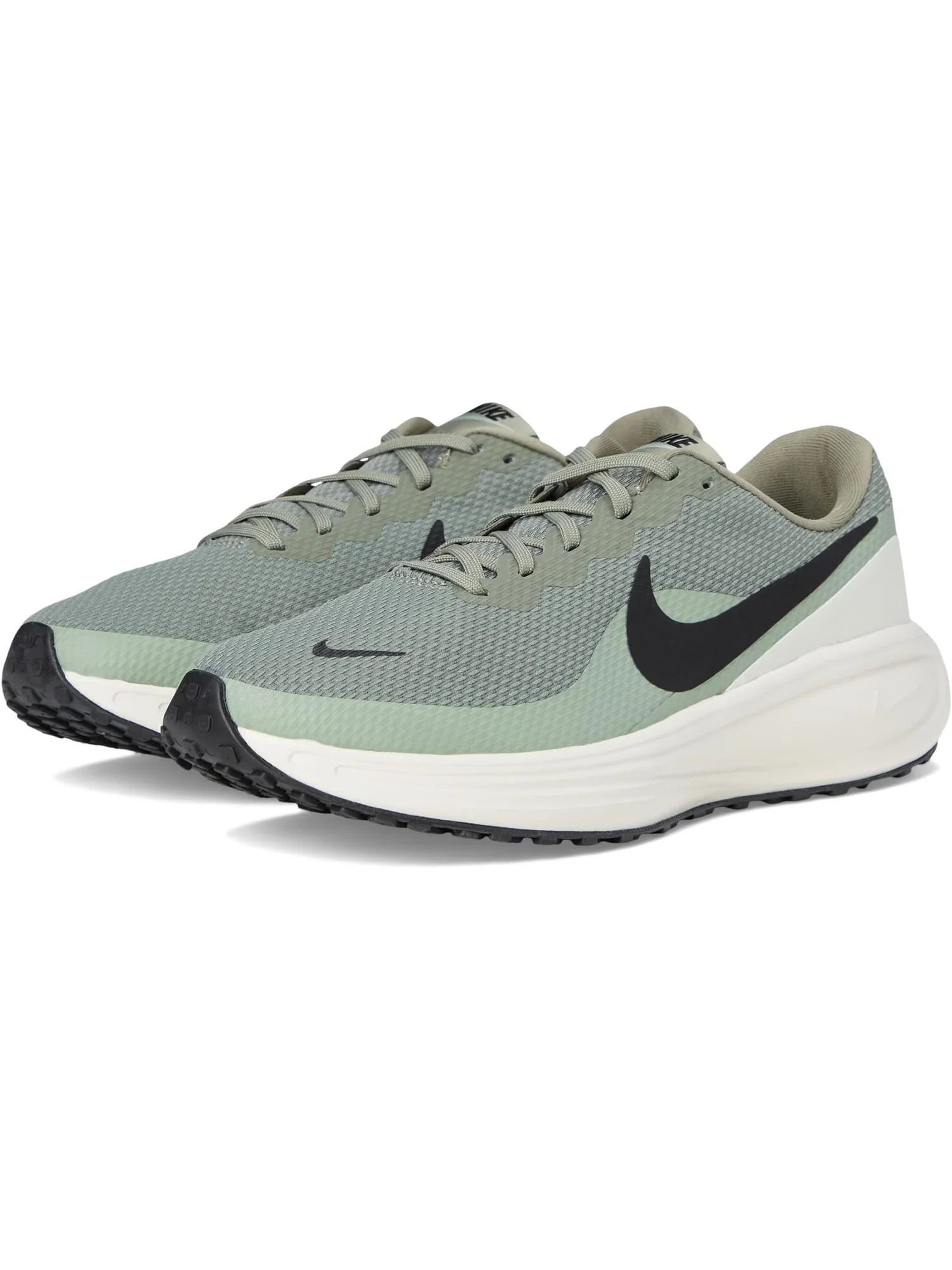 Кроссовки Nike Revolution 8
