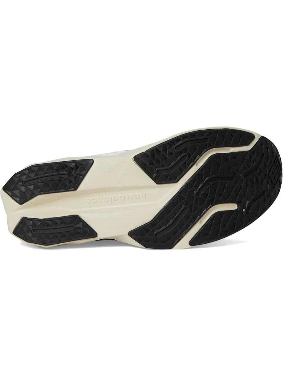 Кроссовки New Balance Kids Fuelcell Propel v5 Bungee — изображение 3 из 7, белый/черный