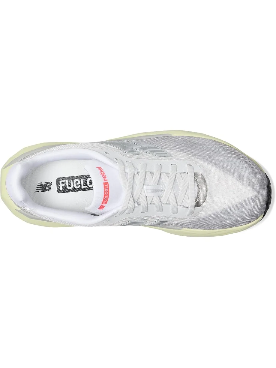 Кроссовки New Balance FuelCell Rebel v5 — изображение 2 из 7, белый