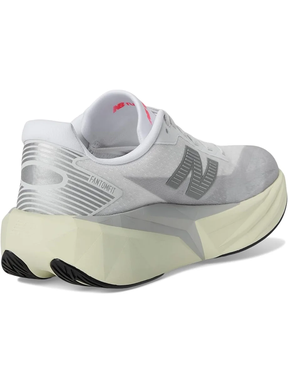 Кроссовки New Balance FuelCell Rebel v5 — изображение 5 из 7, белый