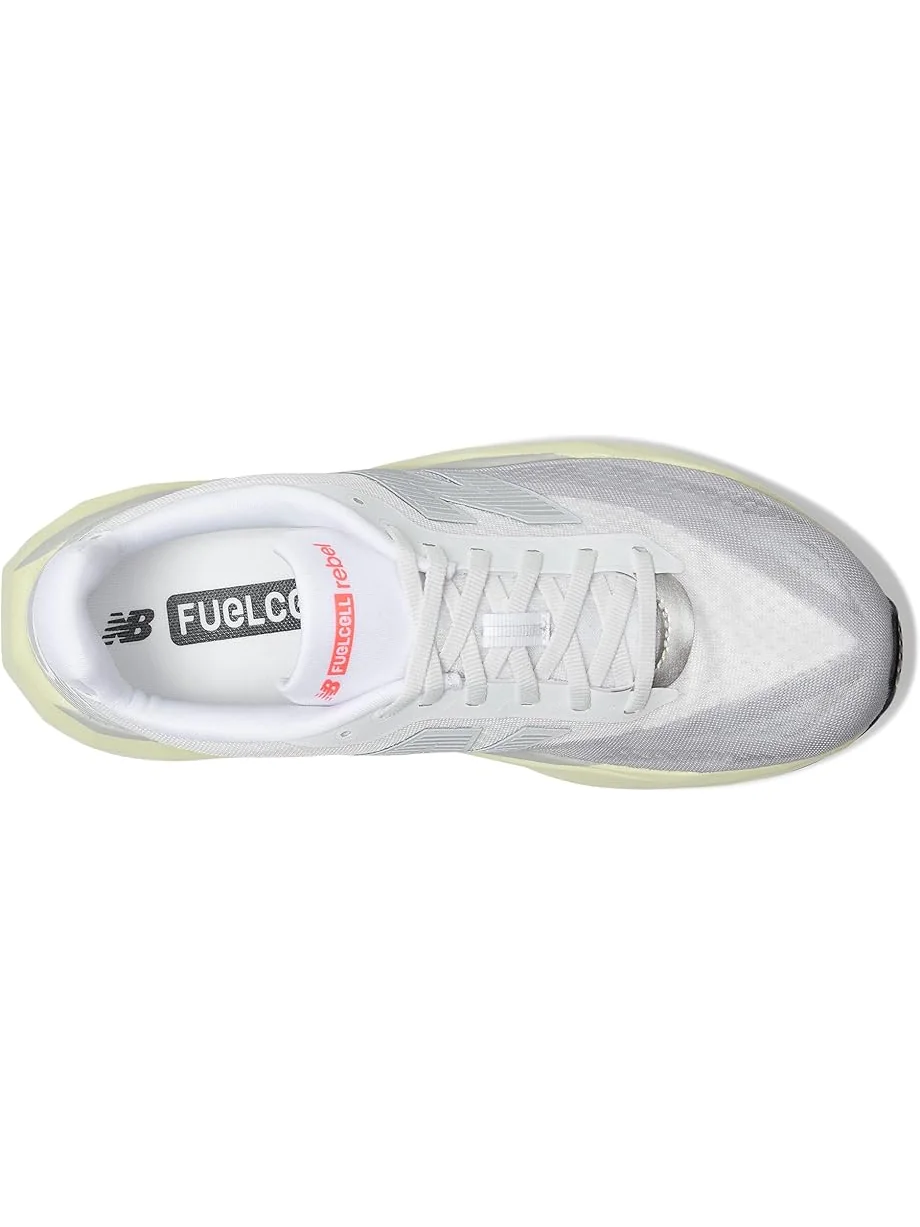 Кроссовки New Balance FuelCell Rebel v5 — изображение 2 из 7, белый