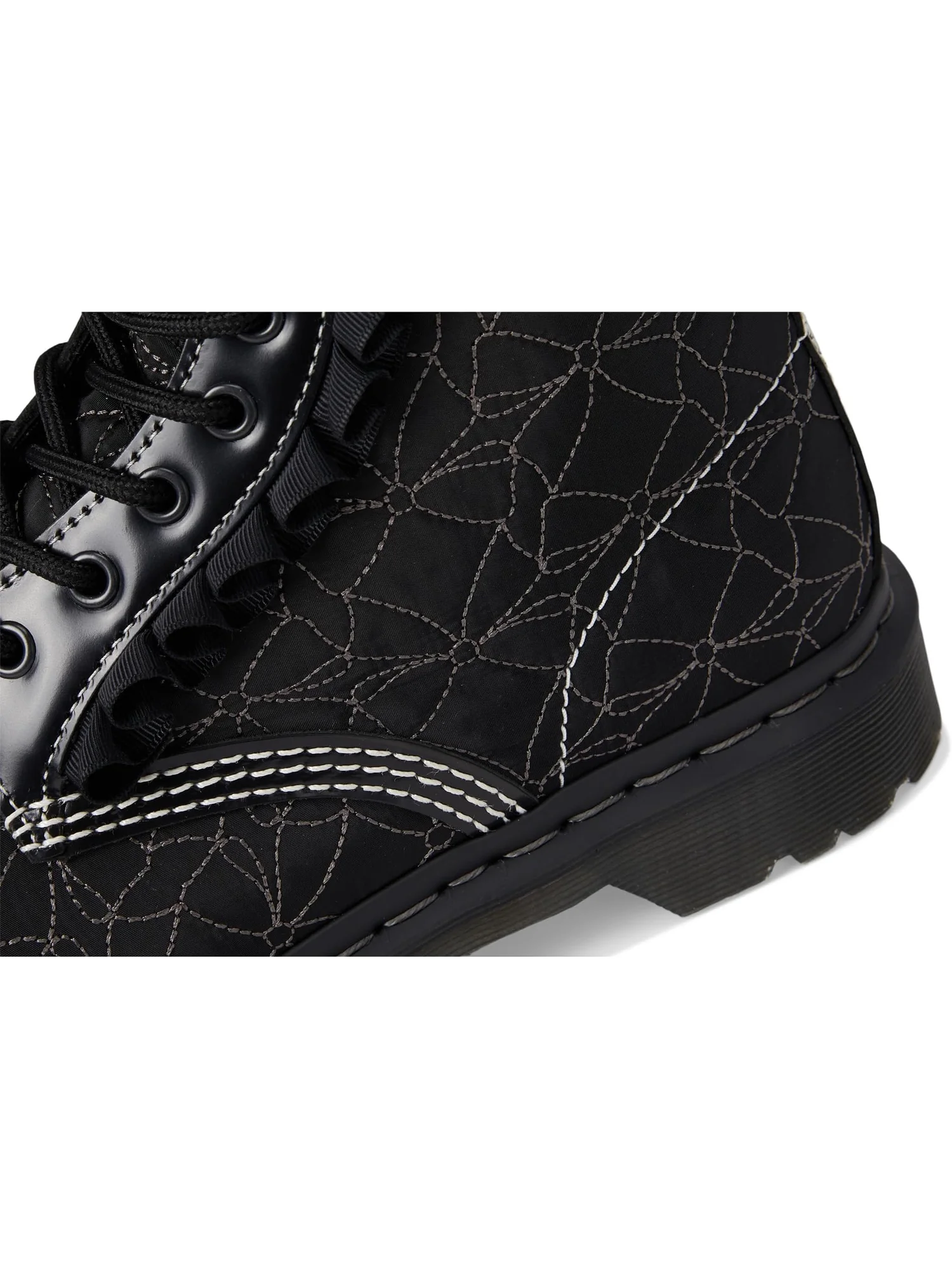 Ботинки Dr. Martens Women's 1460 Frill — изображение 6 из 7, черный
