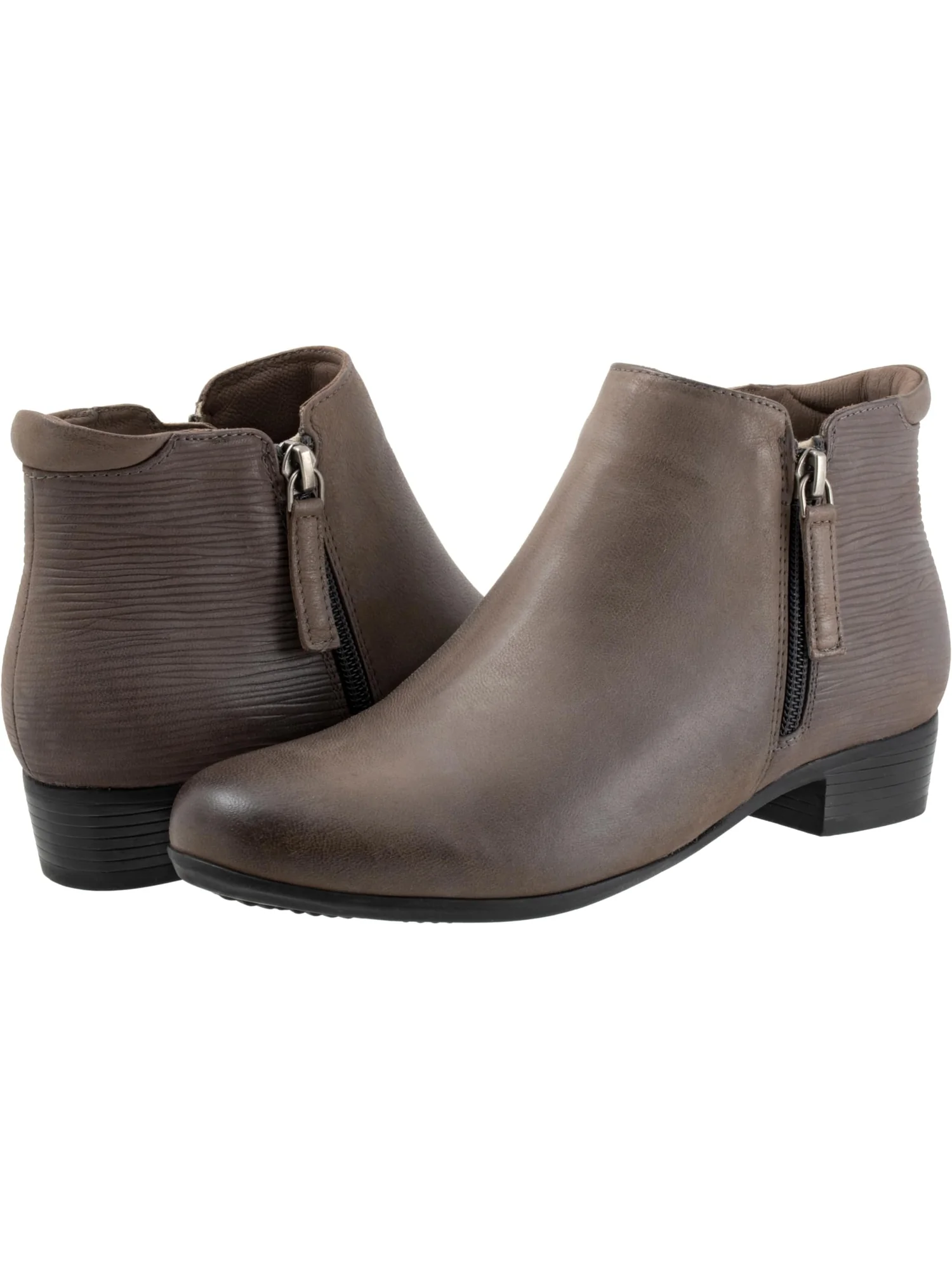 Ботинки Trotters Women's Major Embossed