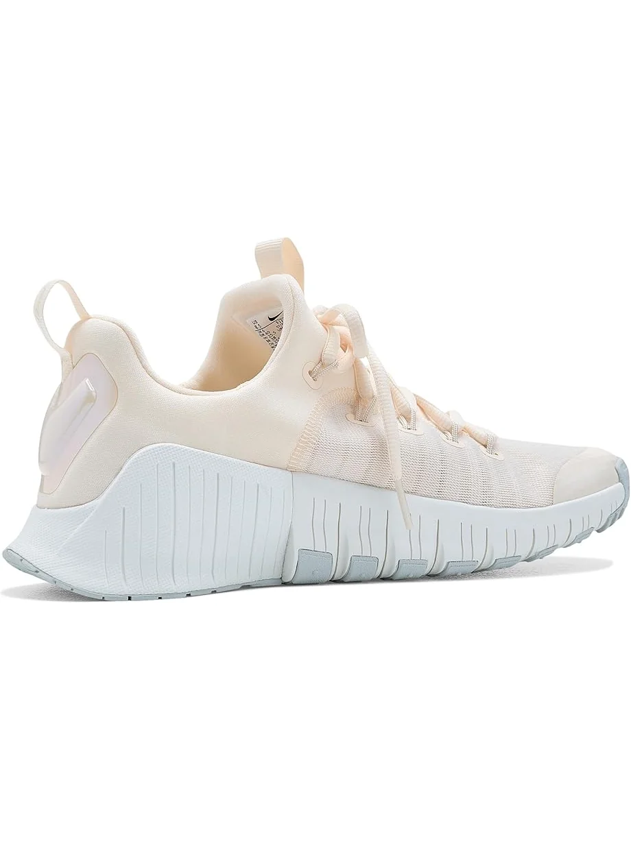 Женские кроссовки Nike Free Metcon 6 — изображение 2 из 6, платиновый/белый