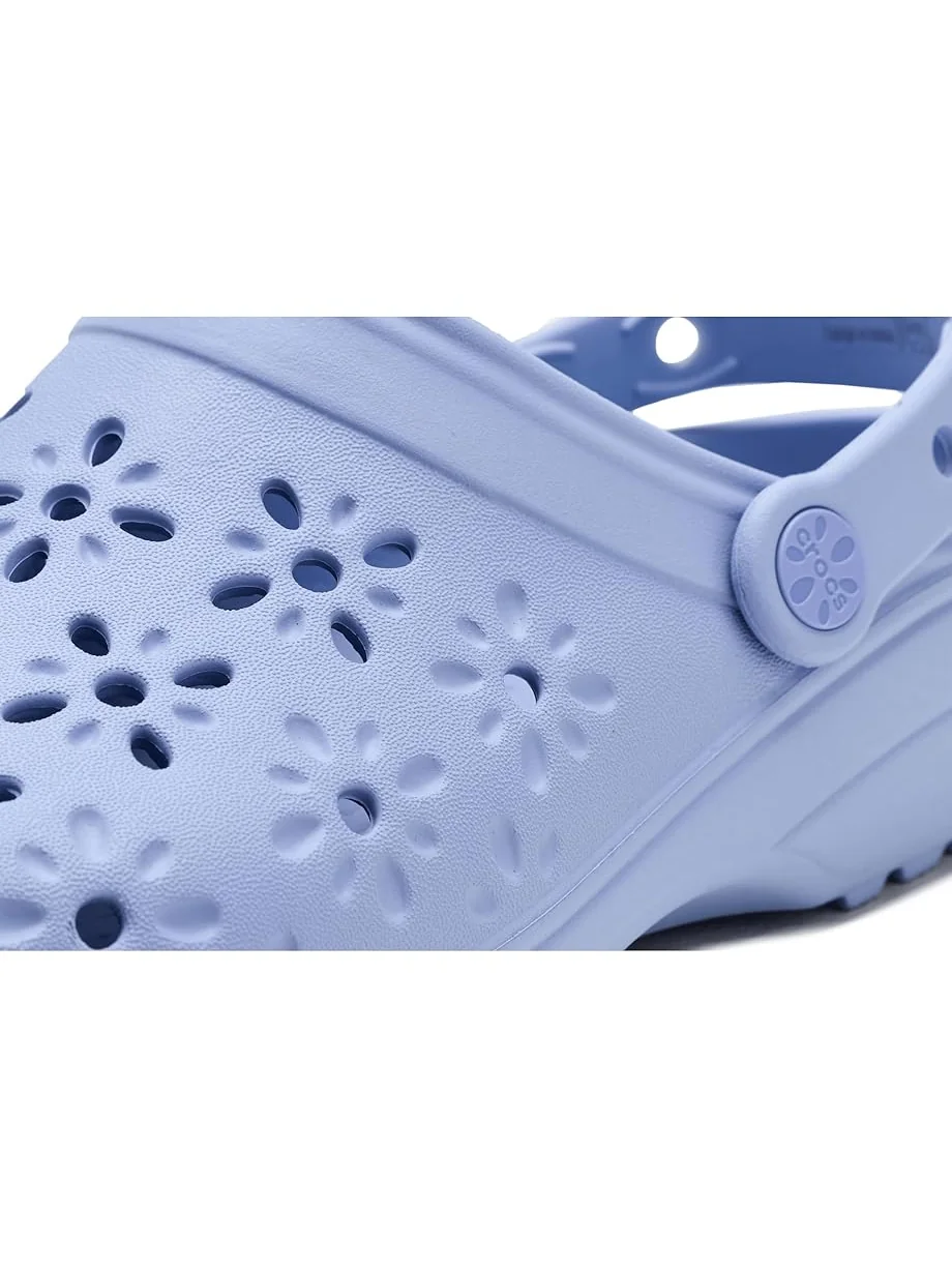 Унисекс клоги Crocs Classic с цветочным ажурным дизайном — изображение 6 из 7, синий