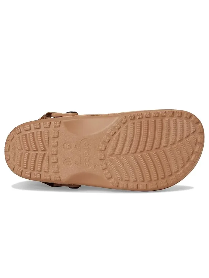 Клоги Classic Crafted Canvas Crocs, Milk Chocolate Suede — изображение 3 из 4, молочный шоколад