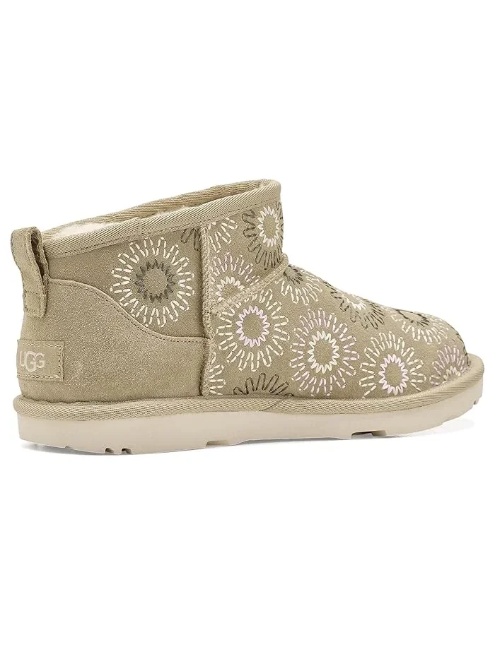 Ботинки с вышивкой Classic Ultra Mini Sun Stitched UGG Kids — изображение 3 из 4, горчичный