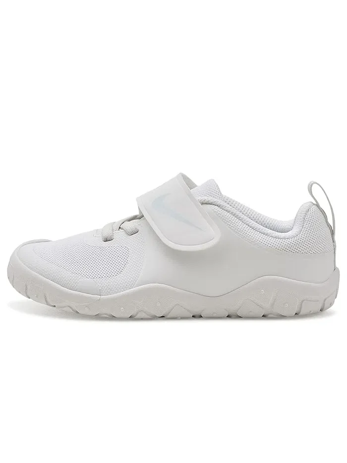 Кроссовки беговые Swoosh 1 Essential Nike Kids — изображение 4 из 4, белый/платиновый/белый