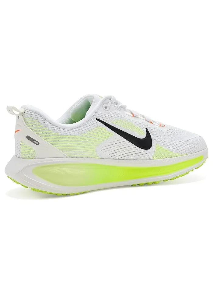 Кроссовки беговые Vomero 18 Nike Kids — изображение 3 из 4, белый/черный