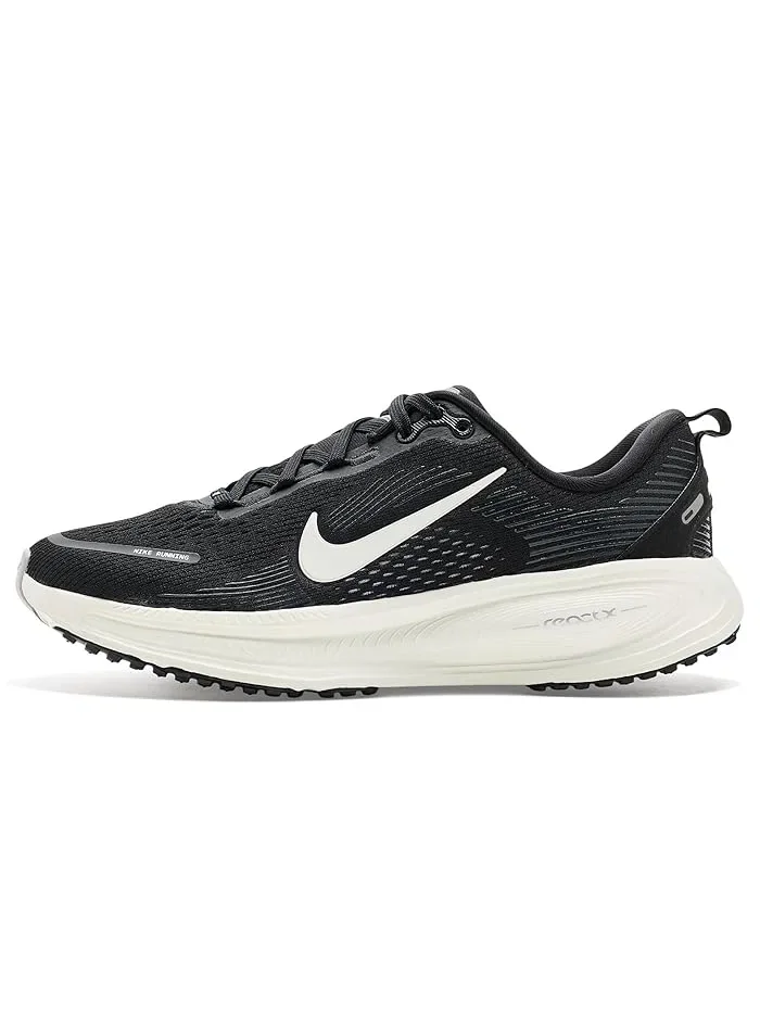 Кроссовки беговые Vomero 18 Nike Kids — изображение 4 из 4, черный/белый