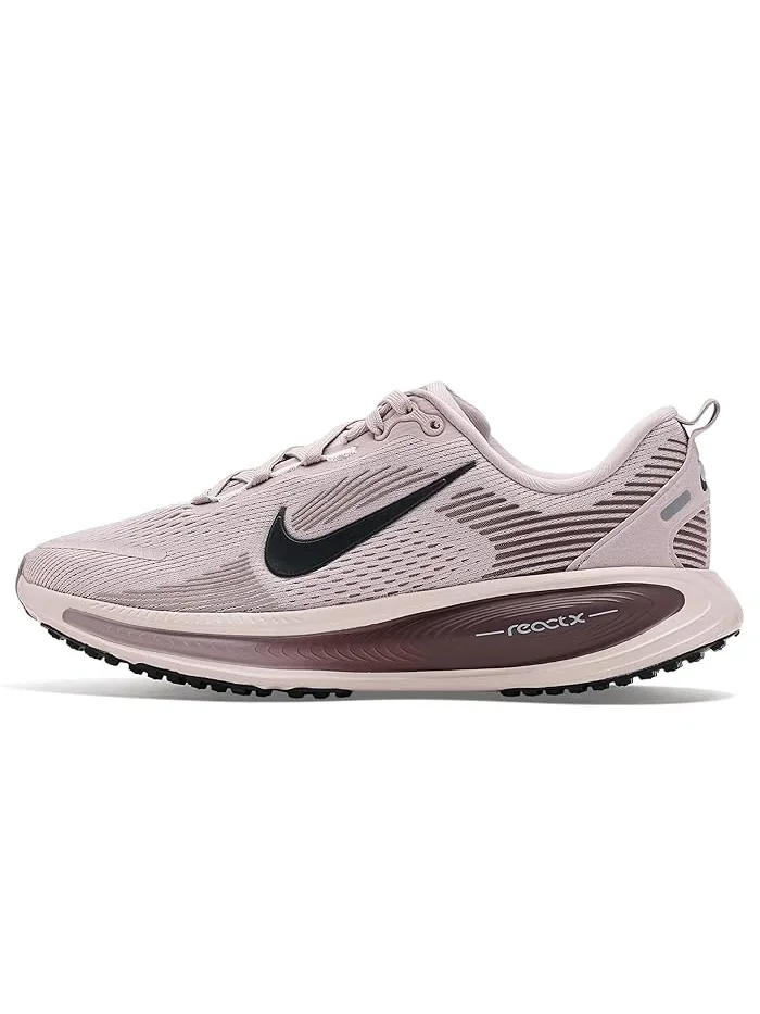 Кроссовки беговые Vomero 18 Nike Kids — изображение 4 из 4, розовый/черный/красный