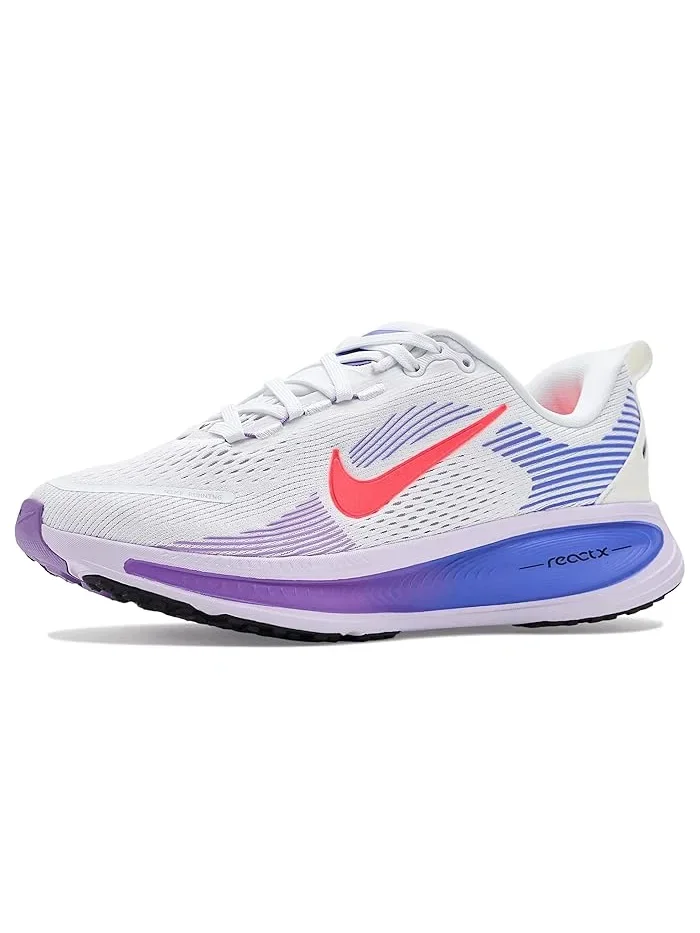 Кроссовки беговые Vomero 18 Nike Kids — изображение 1 из 4, белый//фиолетовый