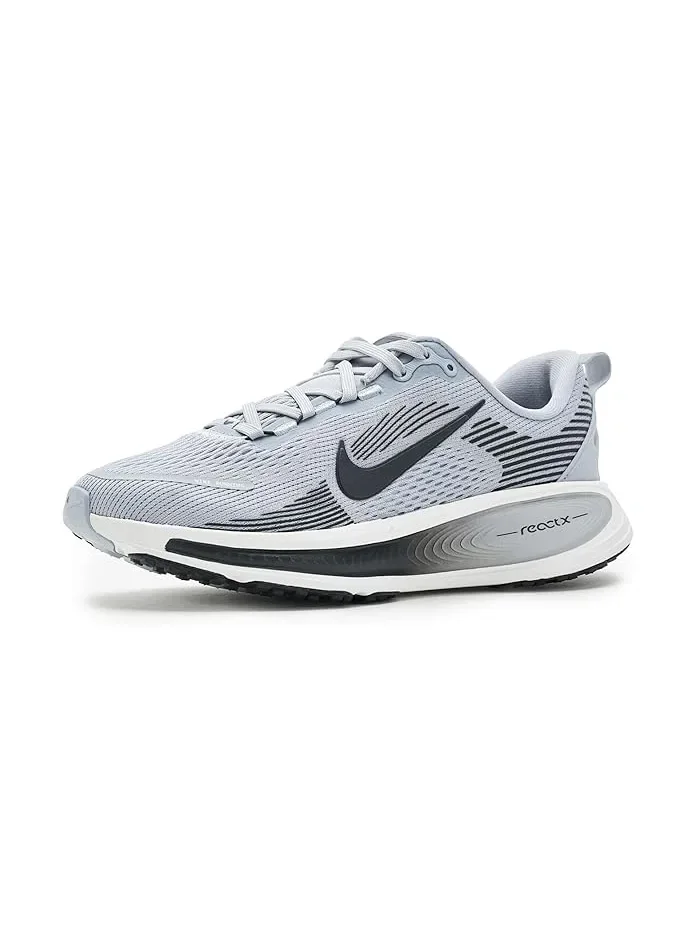 Кроссовки беговые Vomero 18 Nike Kids — изображение 1 из 4, серый//платиновый