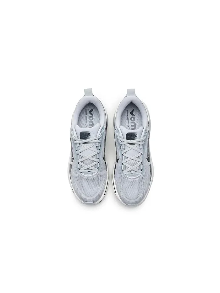 Кроссовки беговые Vomero 18 Nike Kids — изображение 2 из 4, серый//платиновый