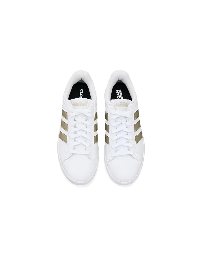 Кроссовки Grand Court 3.0 Adidas — изображение 2 из 4, белый/металлик/белый