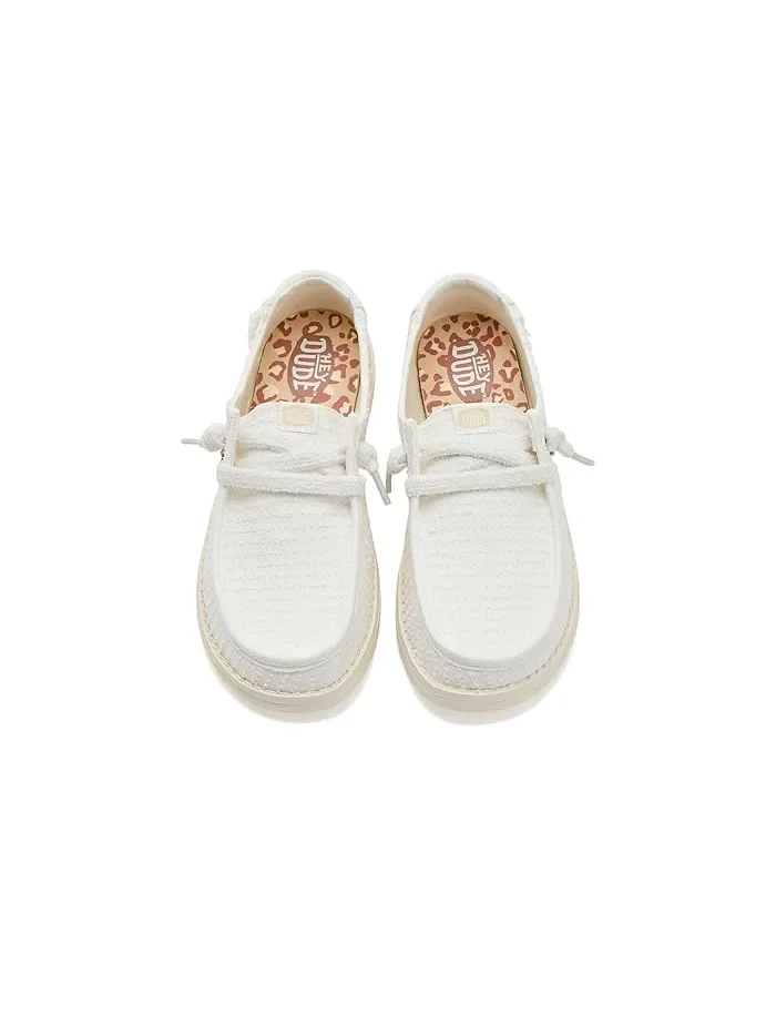 Кроссовки текстильные Wendy Frayed Canvas Hey Dude — изображение 2 из 4, белый