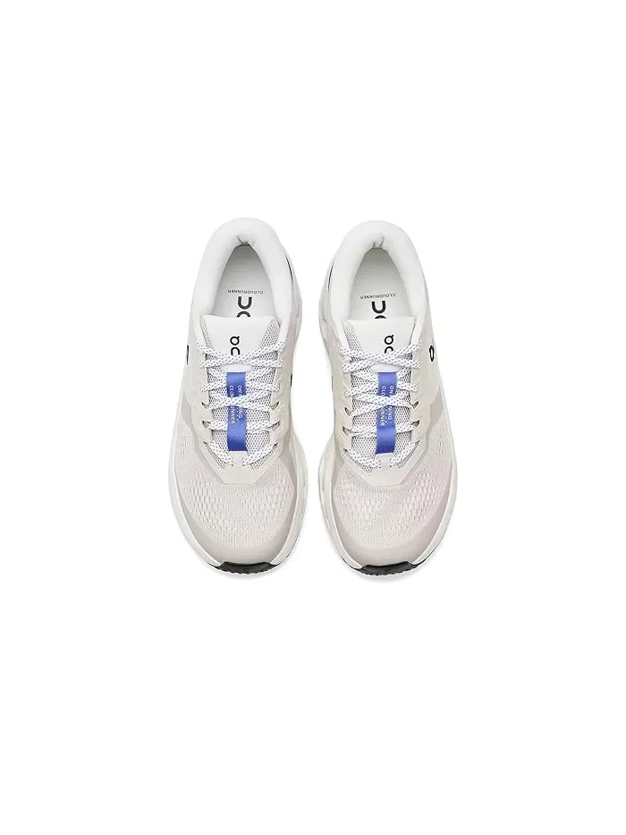 Кроссовки беговые Cloudrunner 3 On, Pearl/Sailor — изображение 2 из 4, жемчужный