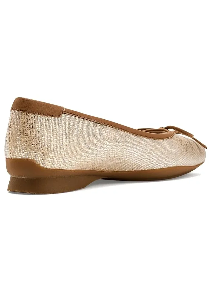 Балетки Clarks Jazmynn Bow — изображение 3 из 4, бежевый