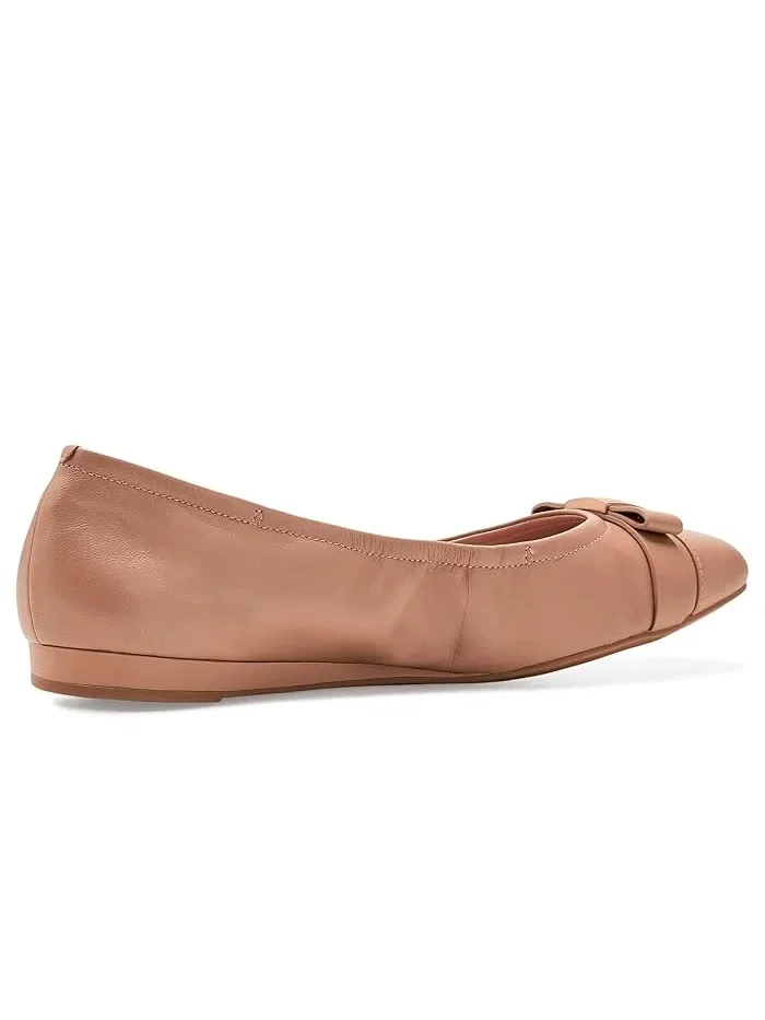 Балетки кожаные Go-To Tova Bow Cole Haan — изображение 3 из 4, песочный