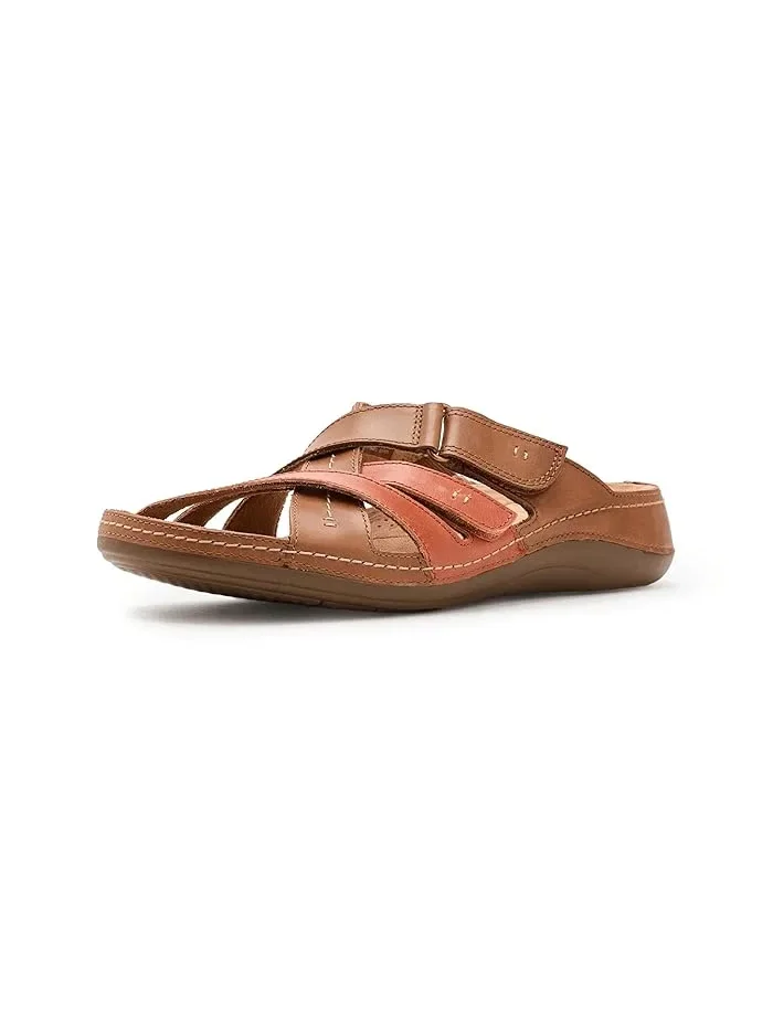 Сандалии на каблуке Cecily Slide Clarks — изображение 1 из 4, бежевый