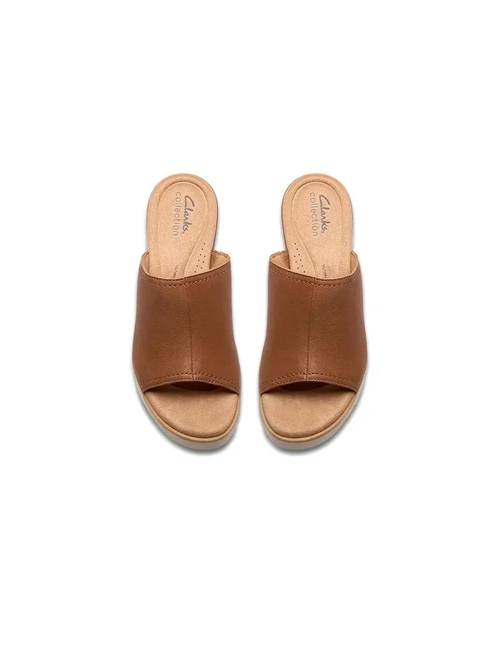 Босоножки на танкетке Diaz Slide Clarks — изображение 2 из 4, бежевый