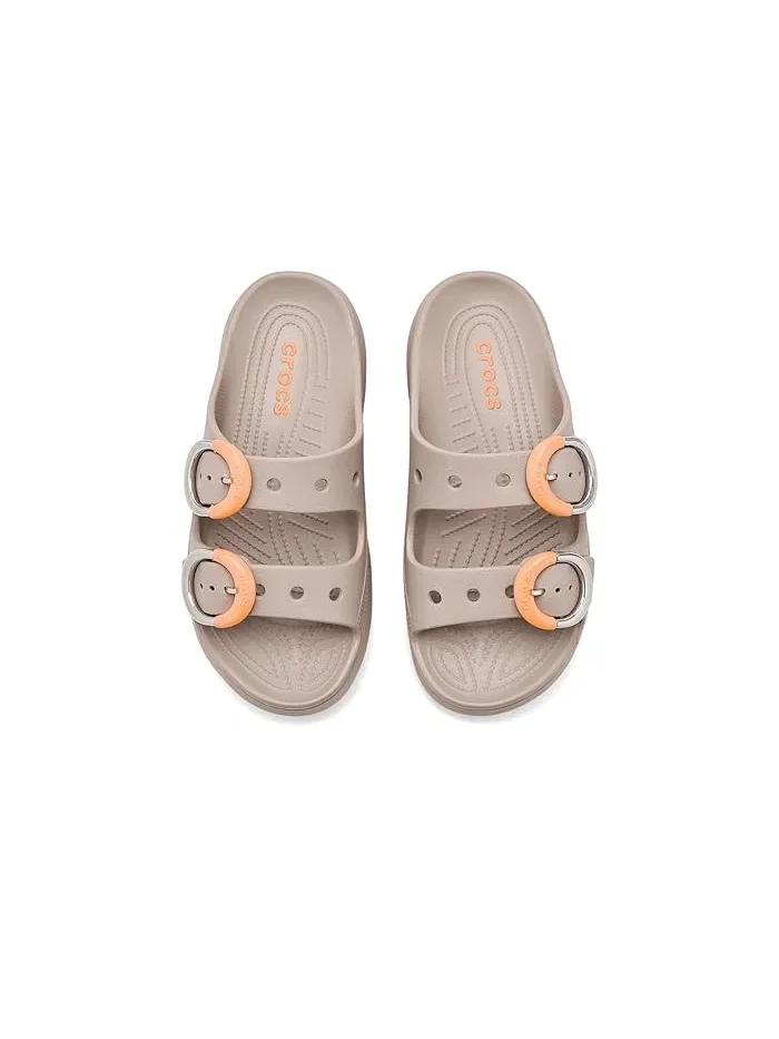Сандалии на платформе Saturday Buckle Crocs — изображение 2 из 4, бежевый