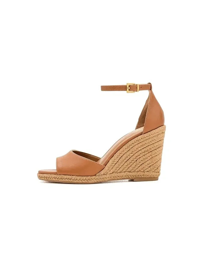 Босоножки на танкетке Felyn Espadrille Wedge Vince Camuto — изображение 4 из 4, золотистый