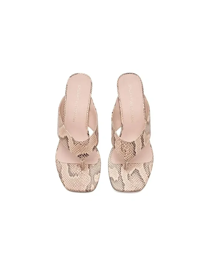 Босоножки на каблуке Stassi Thong 50 Stuart Weitzman — изображение 2 из 4, адобе