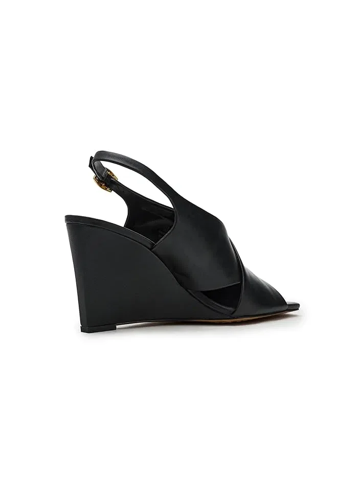 Босоножки на танкетке Ameira Criss-Cross Wedge Vince Camuto — изображение 3 из 4, черный