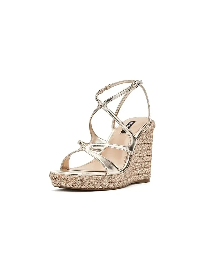 Босоножки на каблуке Adriane Nine West