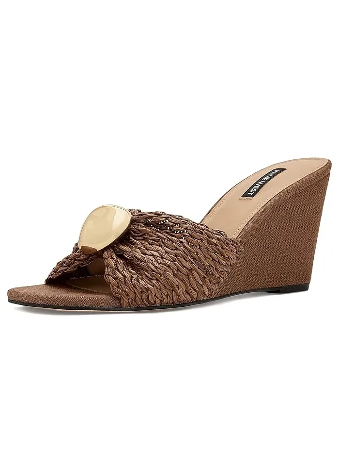 Босоножки на каблуке Nessla Nine West