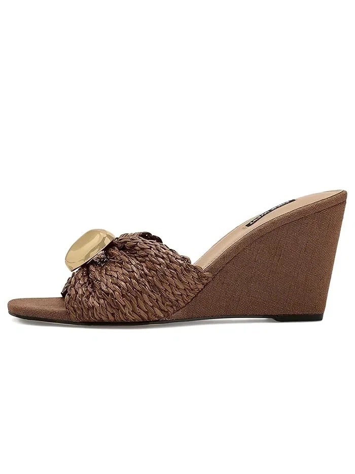 Босоножки на каблуке Nessla Nine West — изображение 4 из 4, коричневый