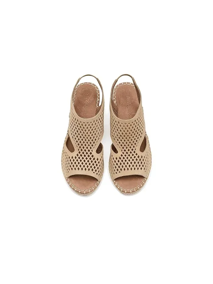 Босоножки на танкетке Cody Perf Gentle Souls by Kenneth Cole, Crossiant Suede — изображение 2 из 4, круассан