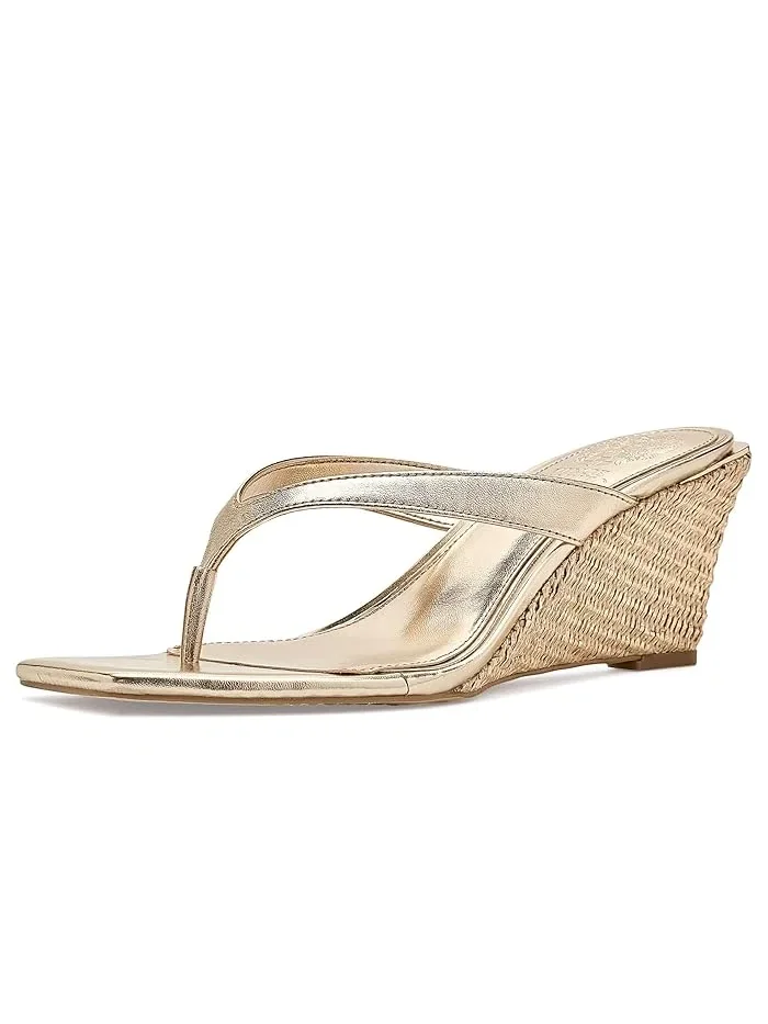 Босоножки на танкетке Cianna Vince Camuto