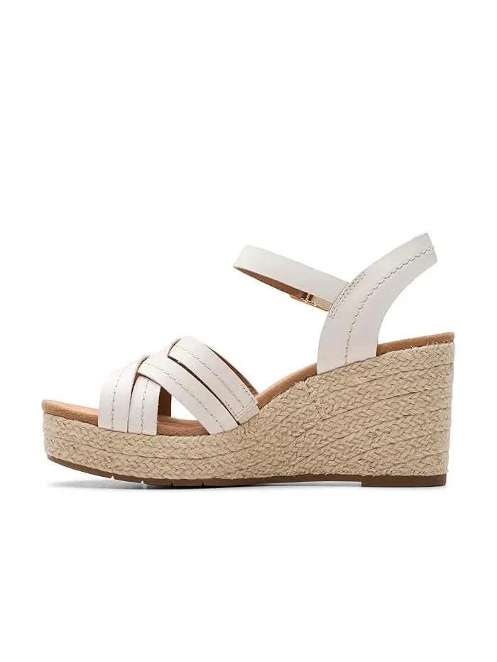 Босоножки на танкетке Sabina Strap Clarks — изображение 4 из 4, кремовый