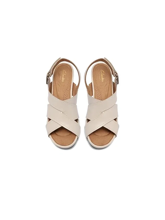 Туфли на каблуке Kymber Shine Clarks — изображение 2 из 4, кремовый