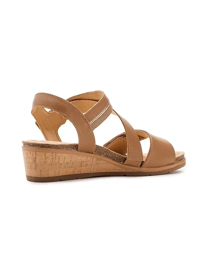 Туфли-лодочки на низком каблуке Kacha Wave Clarks — изображение 3 из 4, бежевый